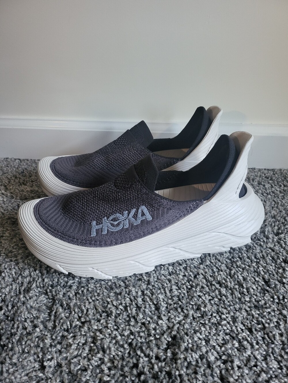 Brand New Hoka Women's Gray Knit Slip-On Sneakers with White Midsole Restore TC